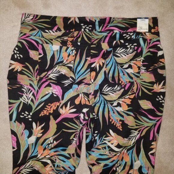 NWT Terra & Sky Tropical Pull-On Jeggings 3X 24W-26W Black Floral Elastic Waist - Picture 5 of 10
